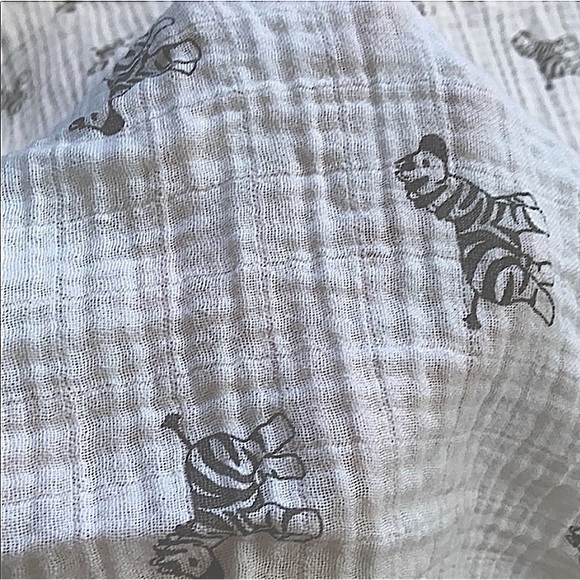 COPY - Amazing Baby Muslin Cotton Swaddle Blanket. 100% cool, cotton Muslin . - Picture 4 of 5